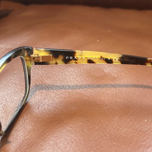 Prada women’s eyeglasses - Picture 2 of 6